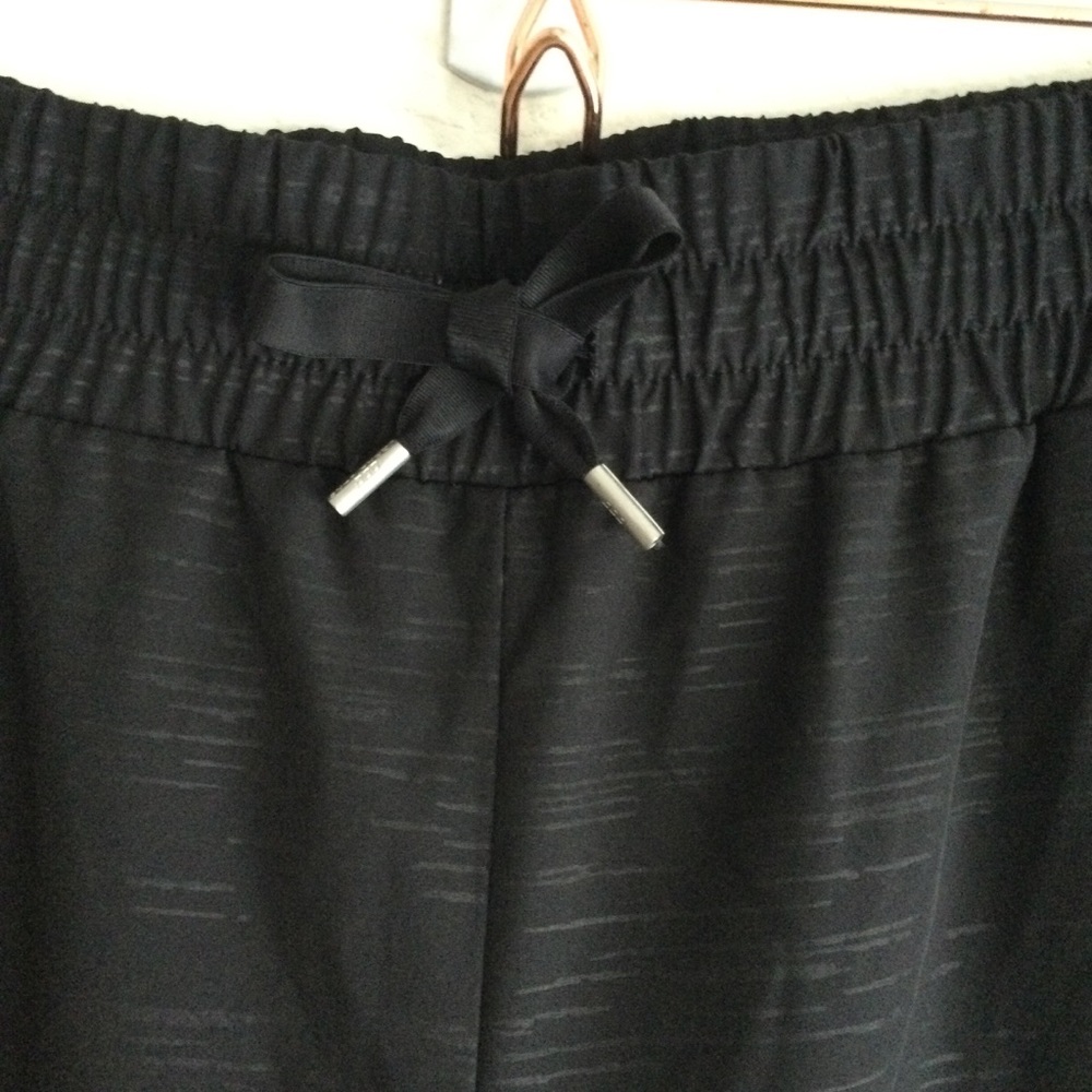 LORNA JANE Balance Active Tie 3/4 Crop Pant Black Sz Large - Picture 3 of 15